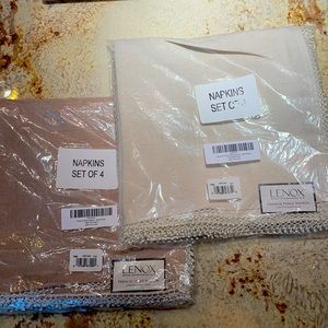 Lenox French Perle Napkin (4 Tan + 4 Natural)